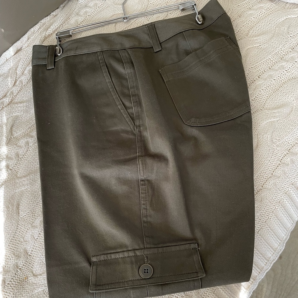 Dana Buchanan cargo pants- great shape!